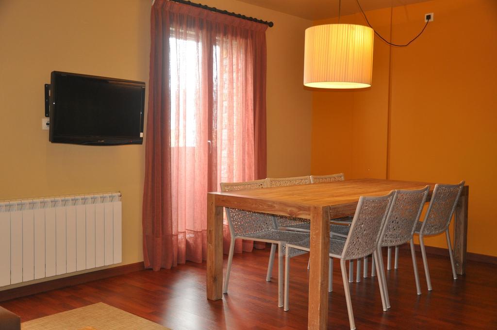 Apartaments Turistics Puigcerda - La Closa Buitenkant foto