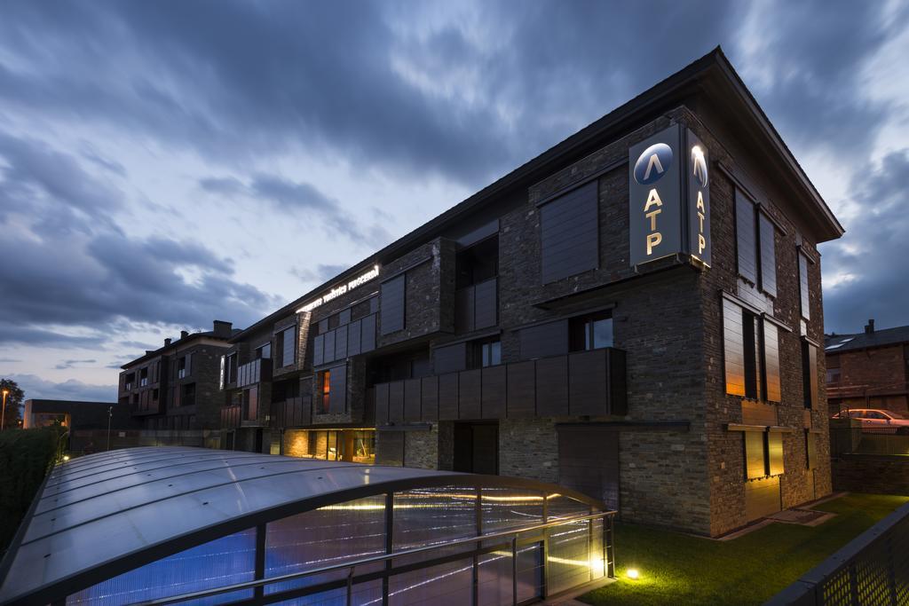 Apartaments Turistics Puigcerda - La Closa Buitenkant foto
